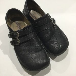 ✅SOLD✅ Alegria textured leather   black clogs